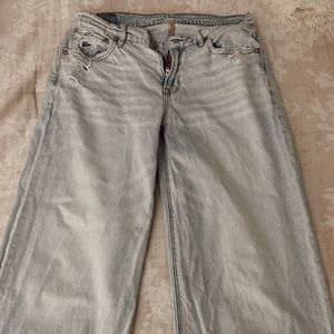 Perfect Light Washed AMERICAN EAGLE Straight Leg Jeans!🤍🤍